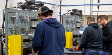 Capacitación en operación y mantenimiento de sistemas hidráulicos industriales